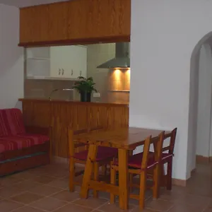 https://apartamentos-ferrer.ibizaislandhotels.net