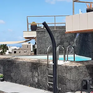 Meerblick Und Naehe Feuerberge Mit Eigenem Beheizten Pool Apartment